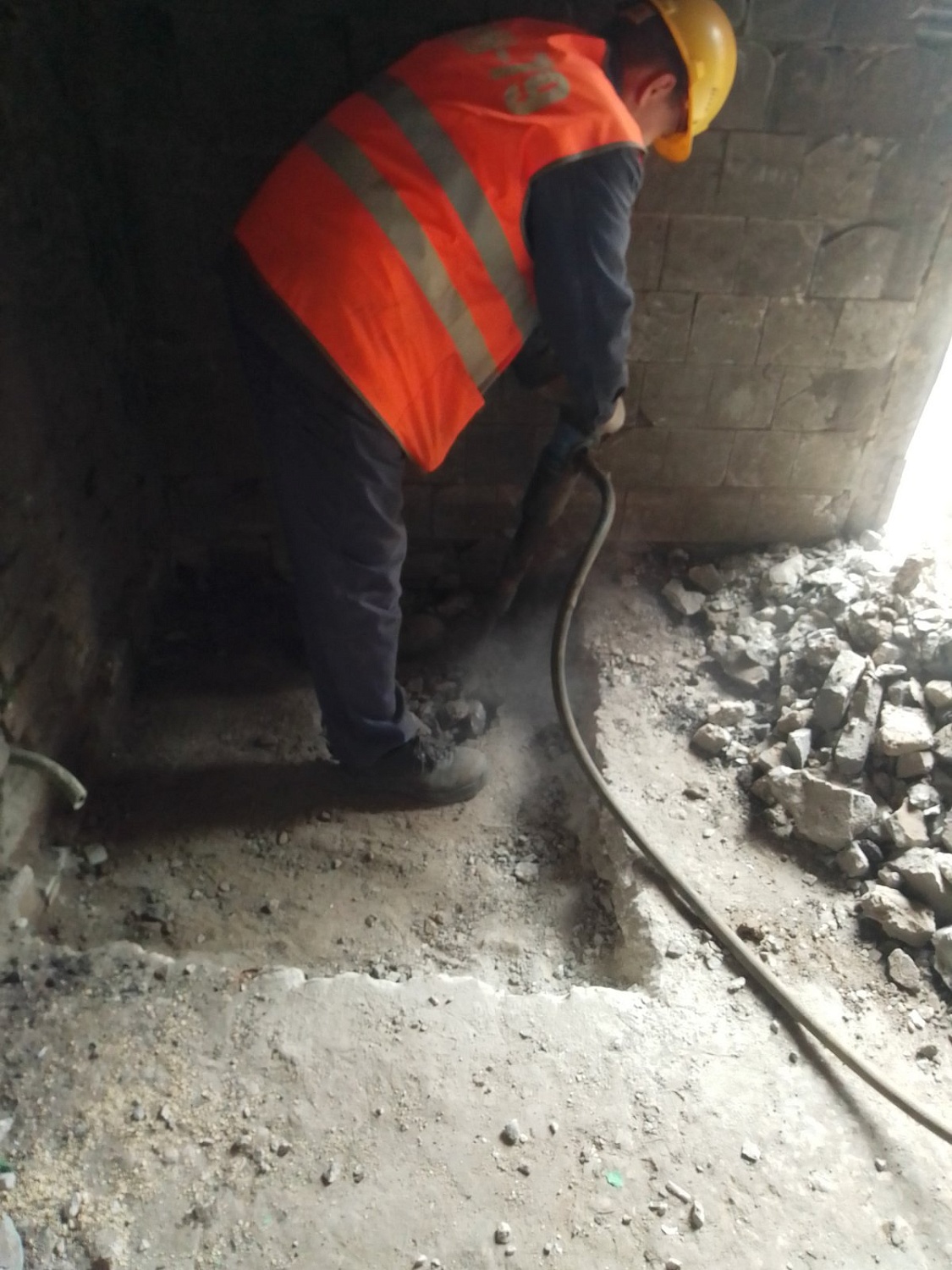 Строительство сетей водоснабжения и водоотведения с установкой модуля приема сточных вод  (2023 г.)