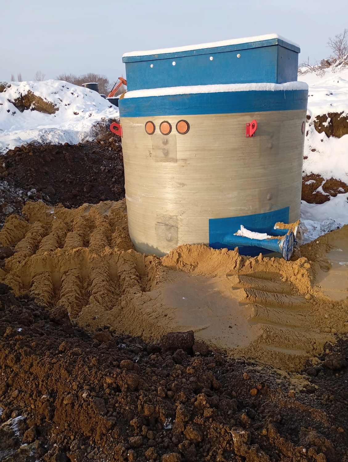 Монтаж резервуаров чистой воды, КНС и ВПНС на территории "Столыпинского индустриального парка" (2024 г.)
