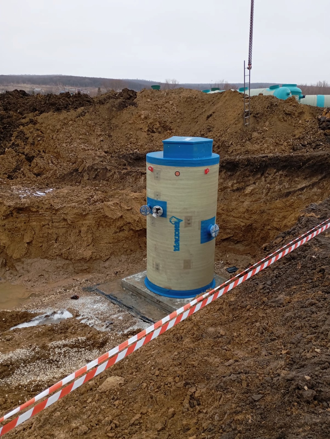 Монтаж резервуаров чистой воды, КНС и ВПНС на территории "Столыпинского индустриального парка" (2024 г.)