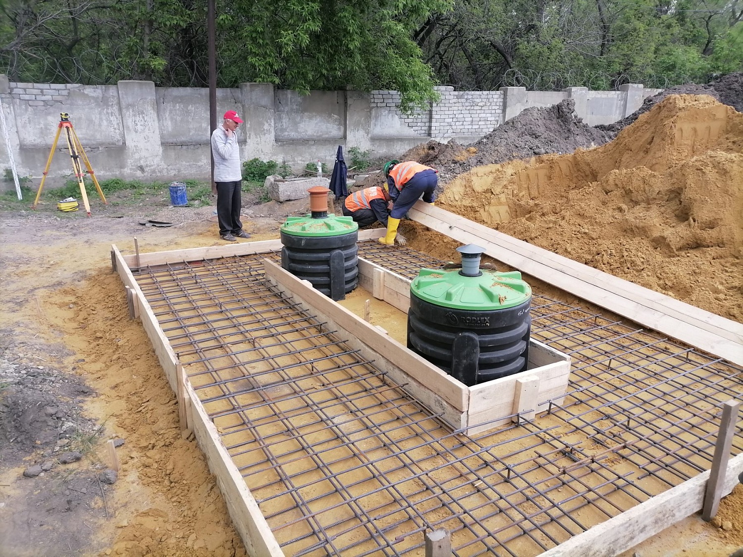 Строительство сетей водоснабжения и водоотведения с установкой модуля приема сточных вод  (2023 г.)