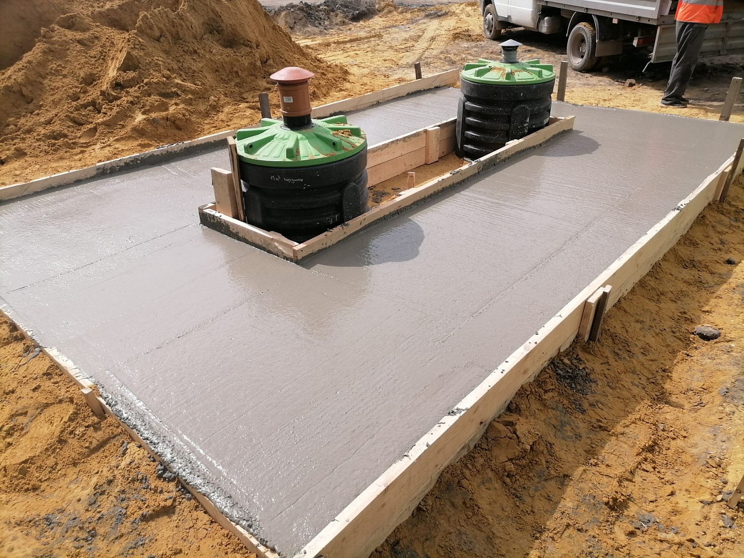 Строительство сетей водоснабжения и водоотведения с установкой модуля приема сточных вод  (2023 г.)