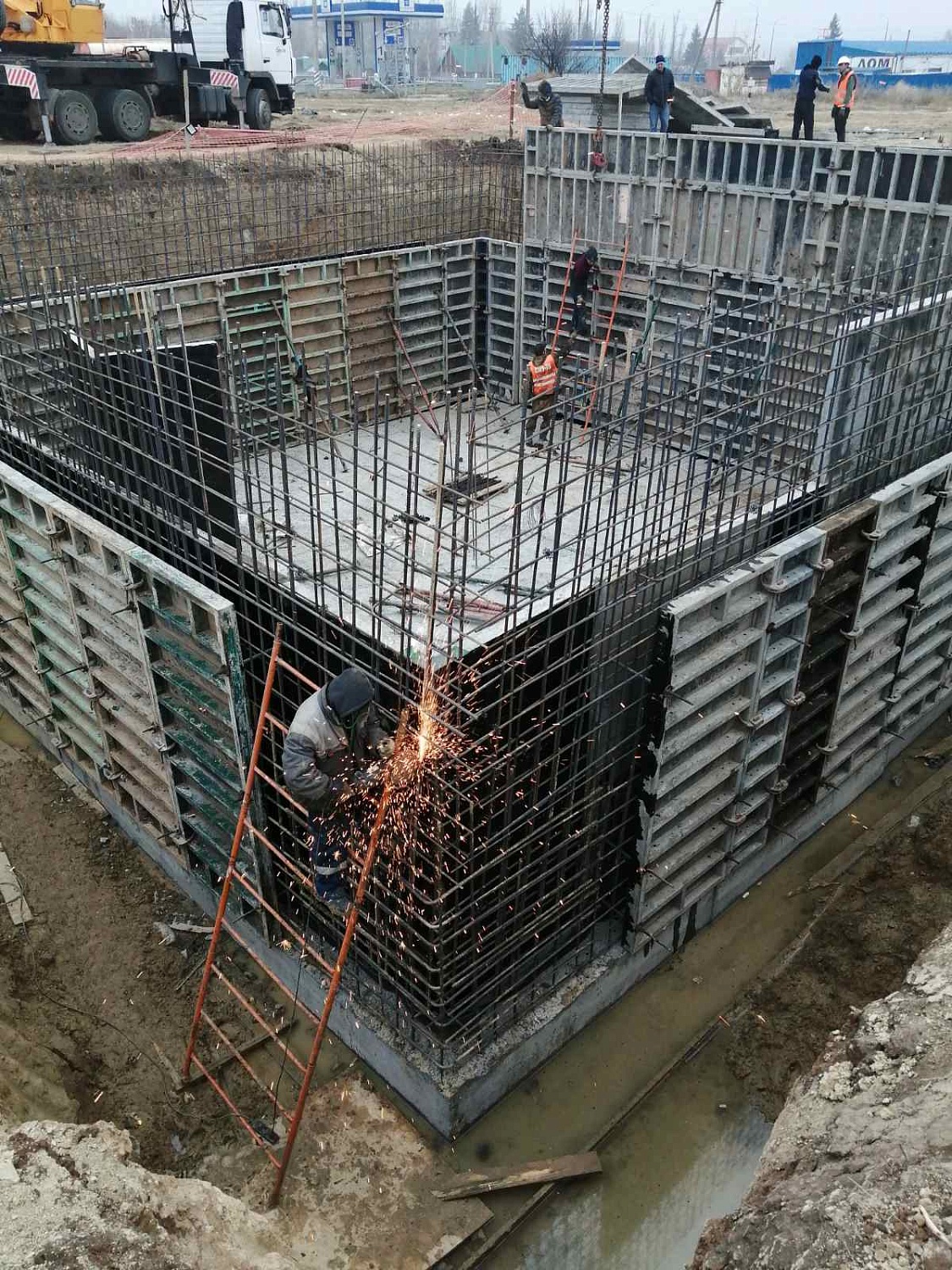 Строительство накопительных резервуаров с устройством повысительной насосной станции для с. Сторожевка Сторожевского МО Татищевского района Саратовской области  (2021 г.)